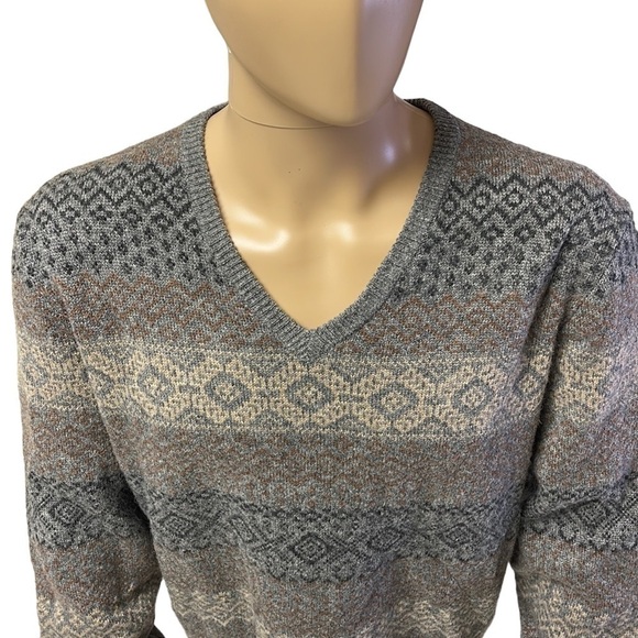 JOS. A. Bank Reserve men’s V-neck sweater size XXL - Picture 2 of 6